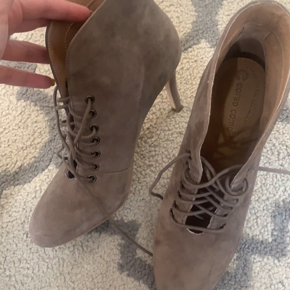 Suede brown bootie heels - Picture 3 of 3